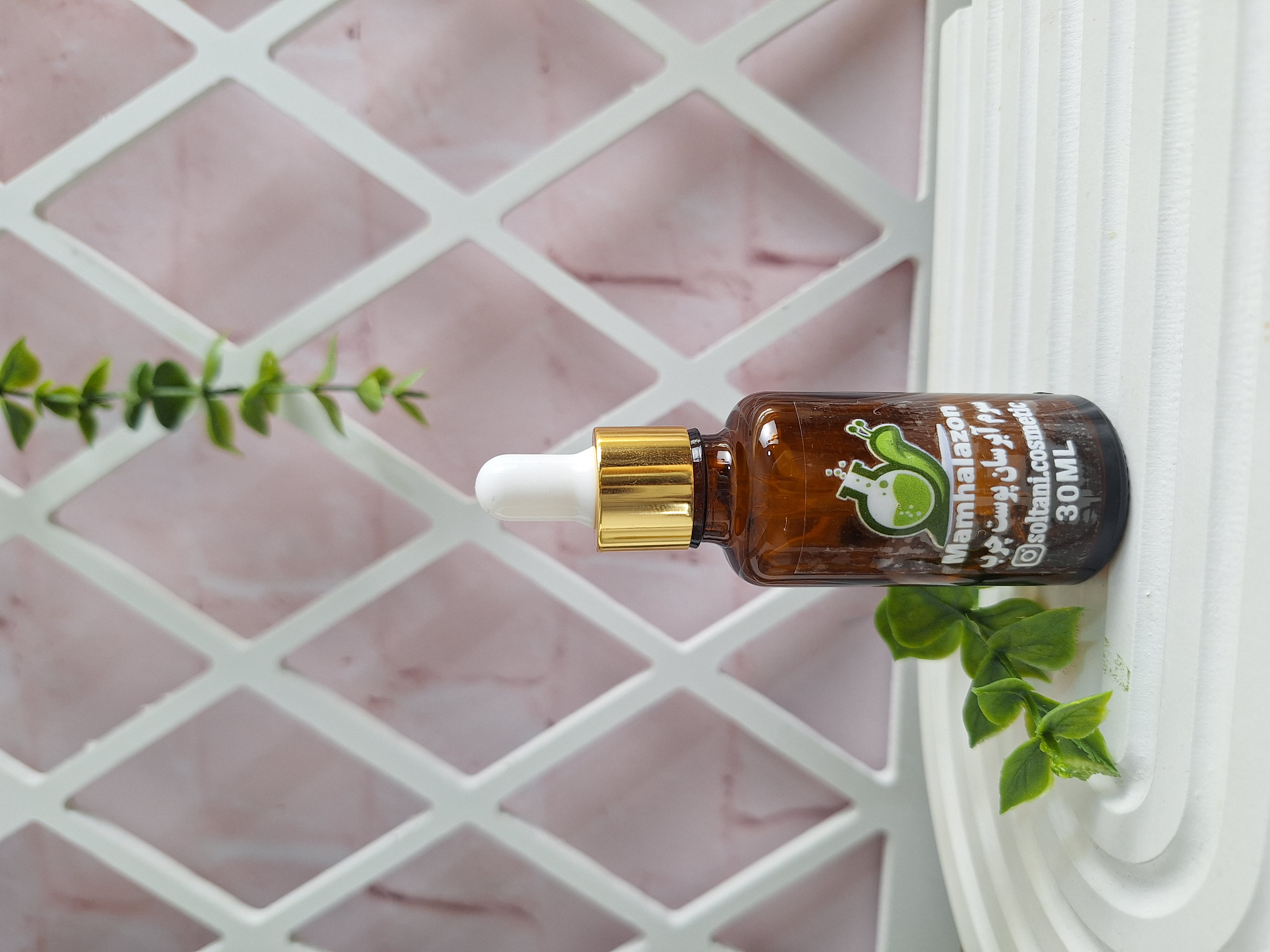 سرم ابرسان حلزون پوست چرب